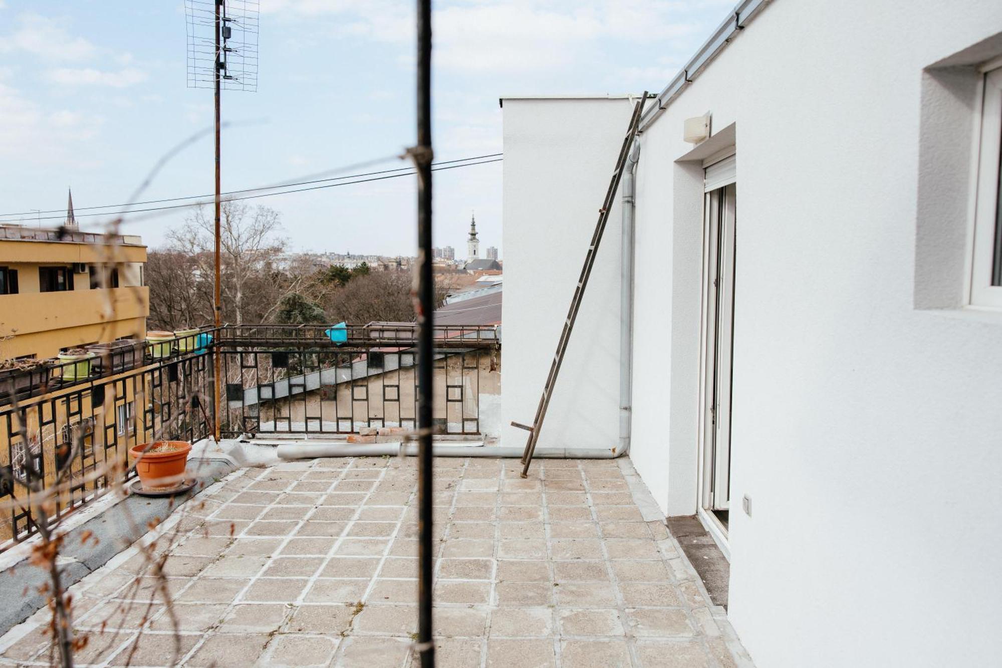 Fortress View Apartment *